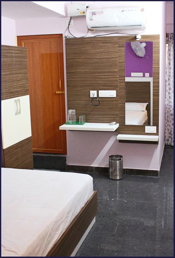 Sapphire Inn バンガロール エクステリア 写真